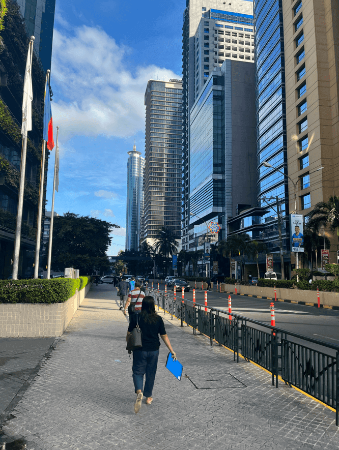 Le quartier d’affaires de Manille et ses tours de bureaux, aux Philippines